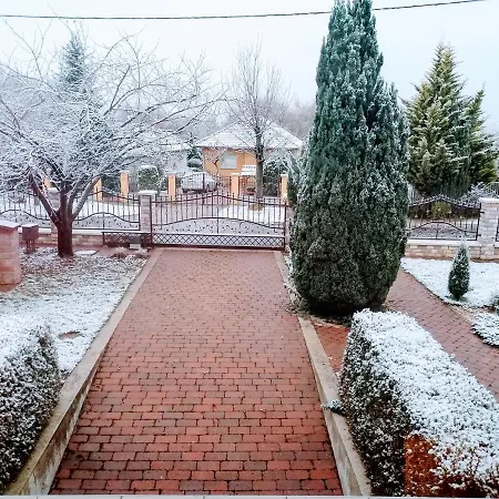 アパート Julia Vendeghaz